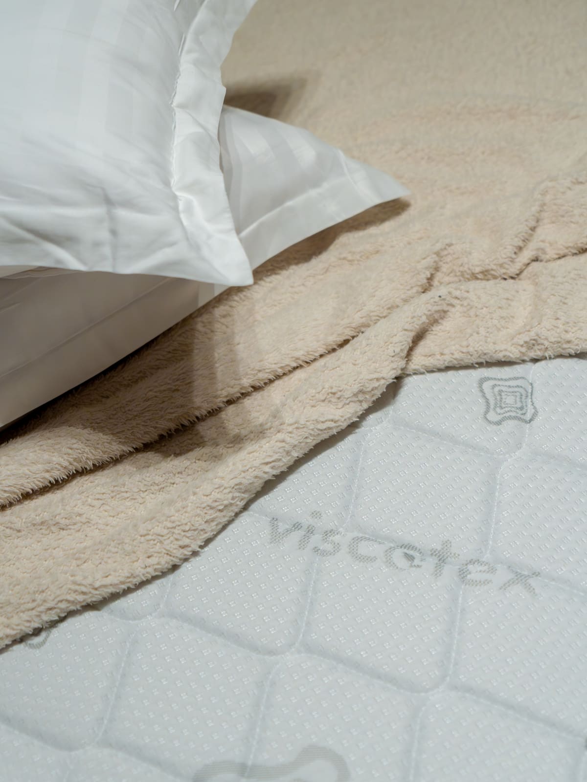 Saltea Viscotex Superortopedica Lux în context de casă